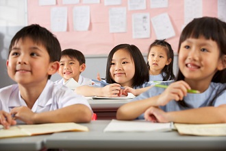 Дети во время урока в китайской школе