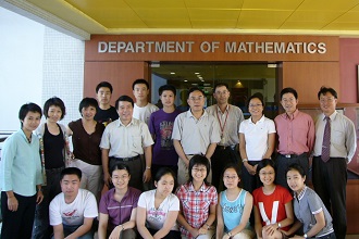 Студенты и преподаватели сингапурского вуза