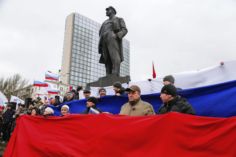 А вот памятник Ленину в Донецке сносить не собираются донецк, история, памятники