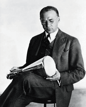 В.К. Зворыкин с кинескопом по заявке 1929 года