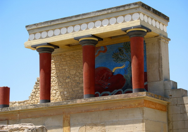 Руины Кносского дворца в Греции