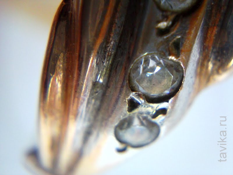 бриллиант под микроскопом