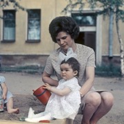 женщина с дочерью