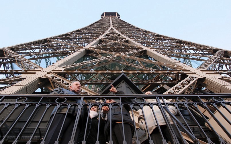 Эйфелева башня в Париже (La tour Eiffel)