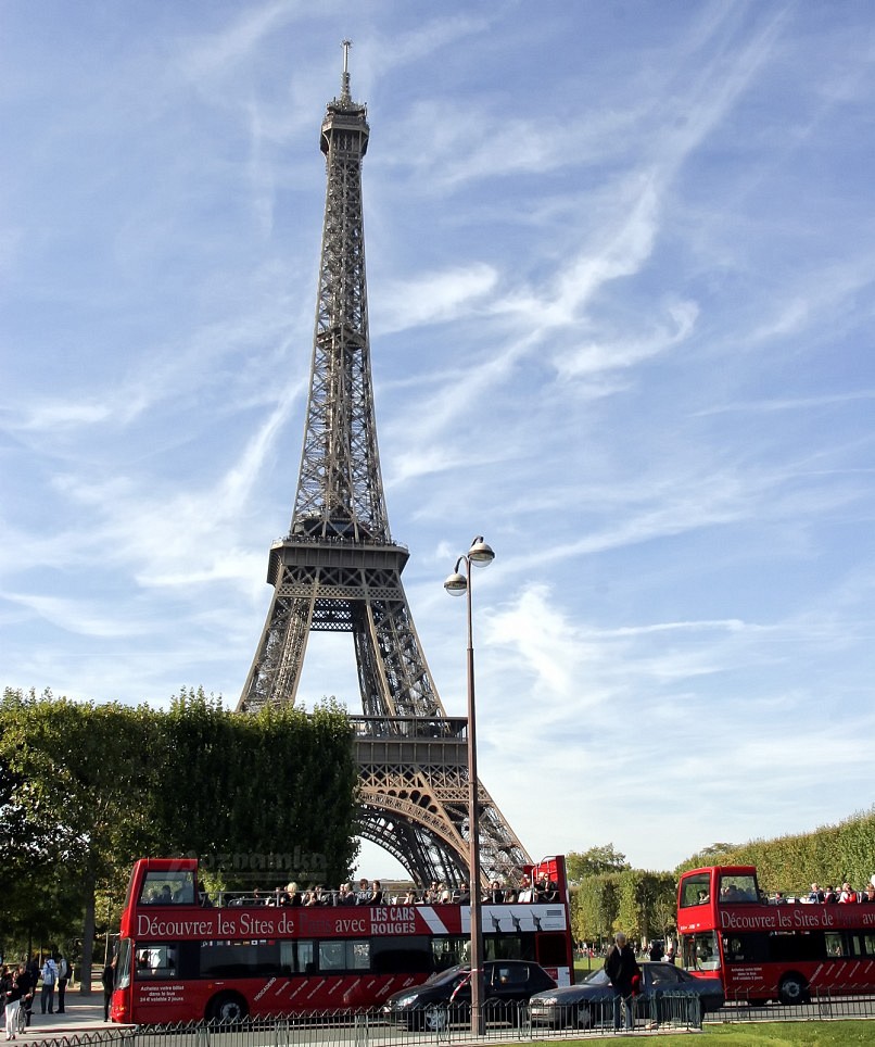 Эйфелева башня в Париже (La tour Eiffel)